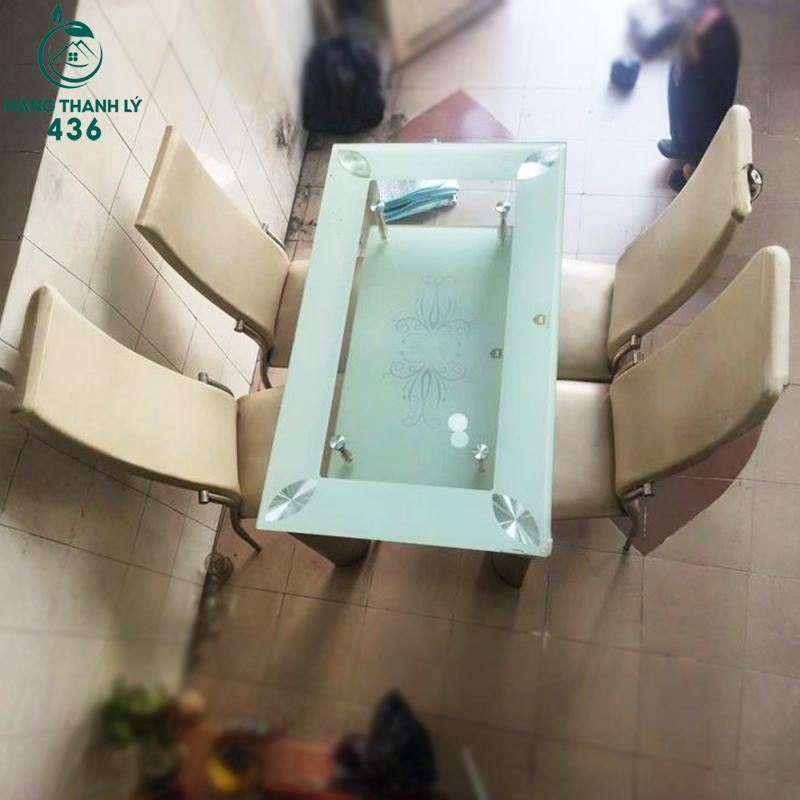 Bộ Bàn Ăn Cũ 4 Ghế Bọc Da Màu Kem bo-ban-an-cu-4-ghe-boc-da-mau-kem-2 Bộ Bàn Ăn Cũ 4 Ghế Bọc Da Màu Kem