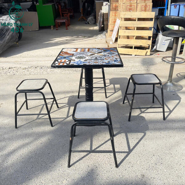 bo ban ghe cafe cu mat ban gach hoa van 1