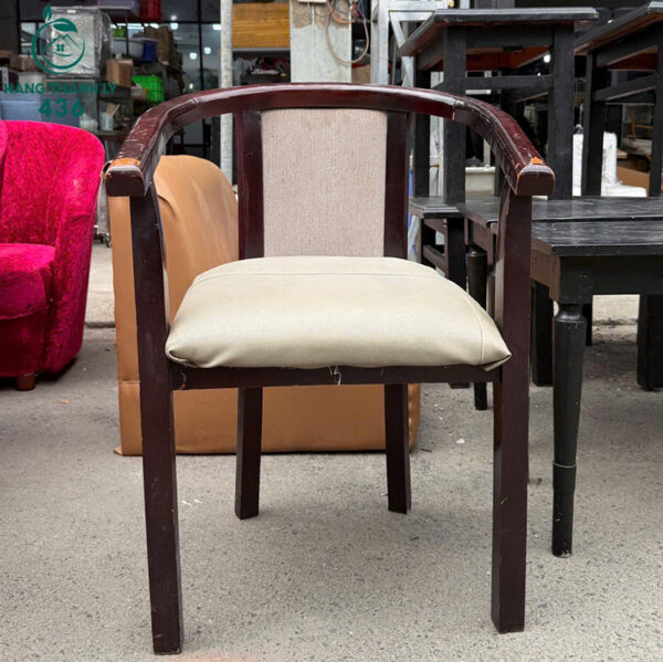 ghe cafe cu khung go tay cong boc dem 2