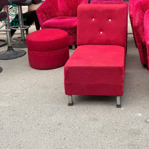 Ghế Sofa Đơn Cũ Kèm Đôn Tròn Đỏ 3 ghe sofa don cu kem don tron do 3