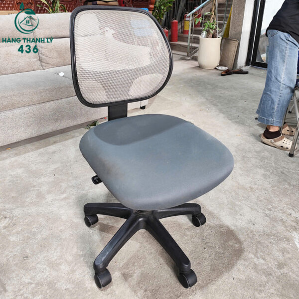 ghe xoay cu lung luoi thoang khi mau xam trang 4