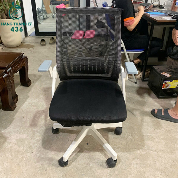 ghe xoay van phong cu lung luoi mau den tay vinh mau xanh 3