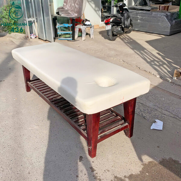 giuong massage cu mau trang nem day em ai 1