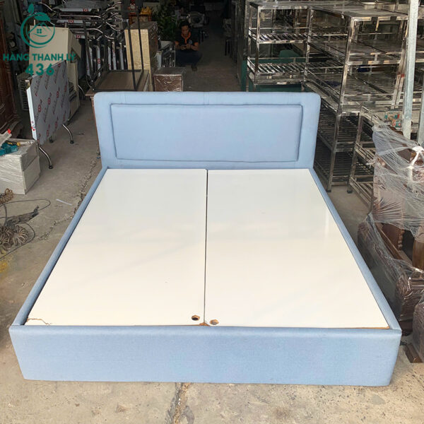 giuong-ngu-boc-nem-cu-1m8x2m-mau-xanh-nhat-sang-nhe (3) Giường Ngủ Bọc Nệm Cũ 1M8X2M Màu Xanh Nhạt Sang Nhẹ