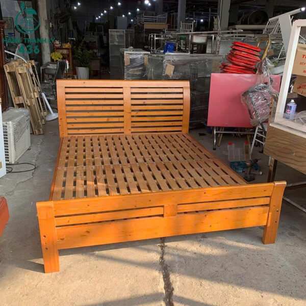 Giường Ngủ Cũ 1M55X2M Gỗ Màu Vàng Sáng Dạt Nan Thông Thoáng
