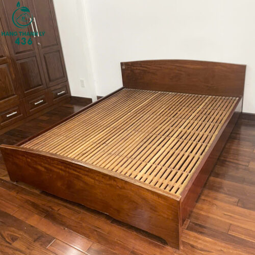 Giường Ngủ Cũ Gỗ Màu Nâu Khung Thấp Nan Thoáng