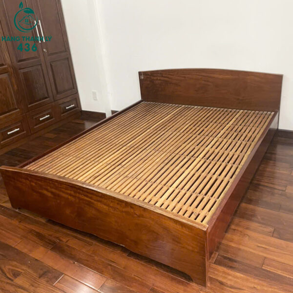 giuong-ngu-cu-go-mau-nau-khung-thap-nan-thoang (2) Giường Ngủ Cũ Gỗ Màu Nâu Khung Thấp Nan Thoáng