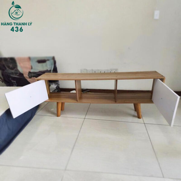 ke tivi go cu 1m2x25cmx45cm phoi mau trang xinh xan 1