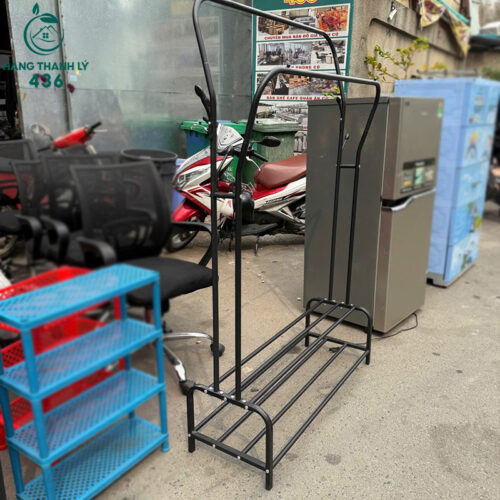 Kệ Treo Quần Áo Cũ Khung Sắt Chắc Chắn