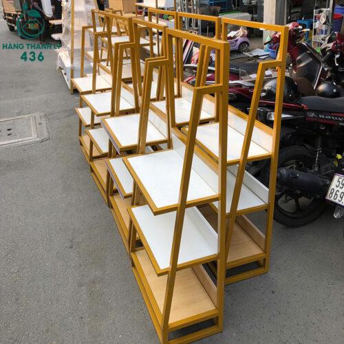 Kệ Trưng Bày Cũ 60CMX30CMX1M35 Khung Sắt Sơn Vàng 3 ke trung bay cu 60cmx30cmx1m35 khung sat son vang 2