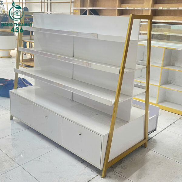 ke trung bay my pham cu khung sat son mau vang 2