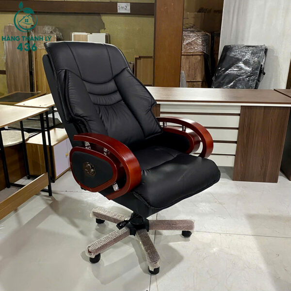 thanh ly ghe giam doc boc da mau den sang trong moi 99 4