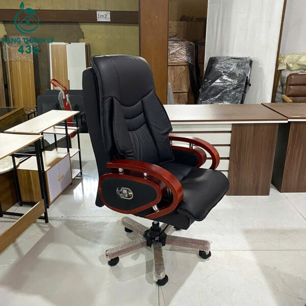 thanh ly ghe giam doc boc da mau den sang trong moi 99 5