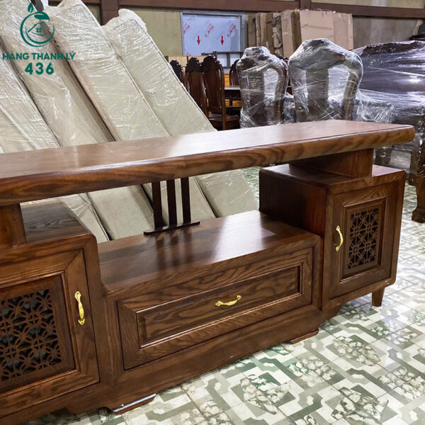 thanh ly ke tivi go mau nau thiet ke co hoc keo moi 99 4