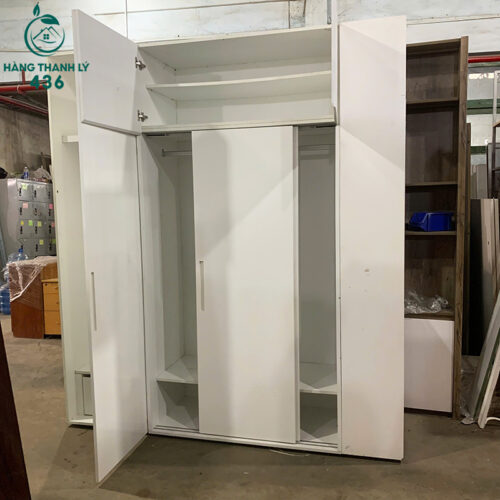 tu ao cu canh lua mau trang co ngan ke va guong soi 1