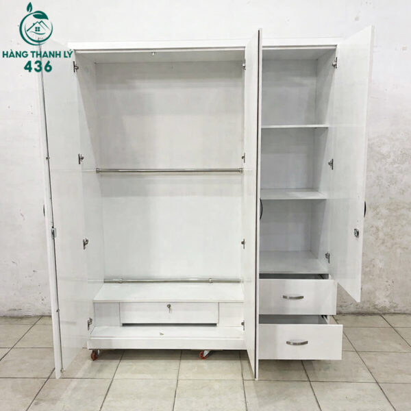 tu quan ao trang cu co hoc keo va thanh treo tien dung 1