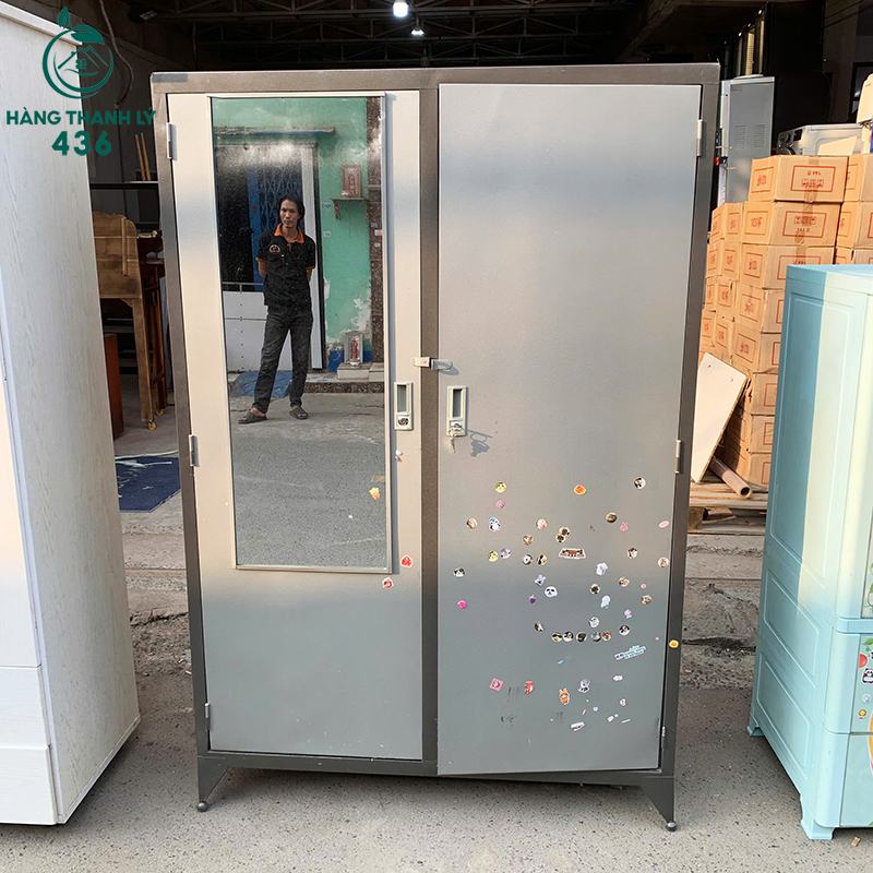 Tủ Sắt Quần Áo Cũ 1M17X49CMX1M77 Màu Xám Có Gương Soi tu-sat-quan-ao-cu-1m17x49cmx1m77-mau-xam-co-guong-soi-2 Tủ Sắt Quần Áo Cũ 1M17X49CMX1M77 Màu Xám Có Gương Soi