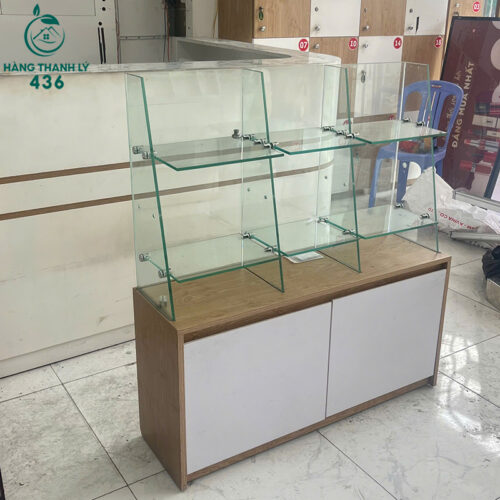 Tủ Trưng Bày Kính Cũ Có Ngăn Dưới Tiện Lưu Trữ 3 tu trung bay kinh cu co ngan duoi tien luu tru 2