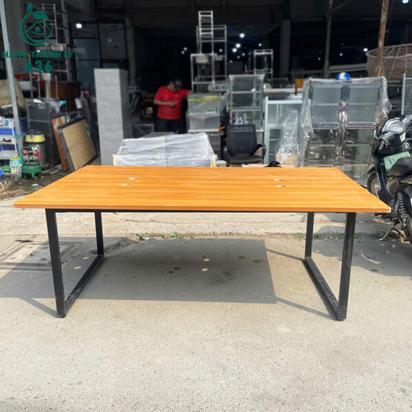 ban hop cu 1mx2m mat go chan sat chu u 1