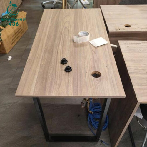 Bàn Làm Việc Cũ 1M2X60CM Vân Gỗ Chân Sắt Chữ U