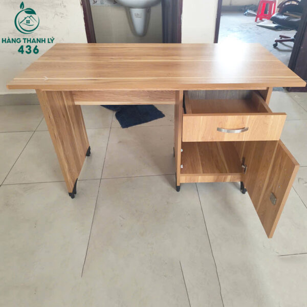 ban lam viec cu 1m2x60cmx75cm go mau sang co hoc 2