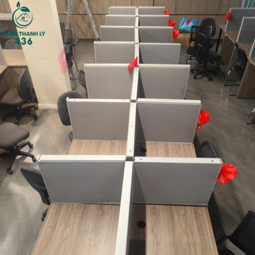 Bàn Làm Việc Cũ 80CMX60CM Có Vách Ngăn Gỗ Màu Nâu Vân