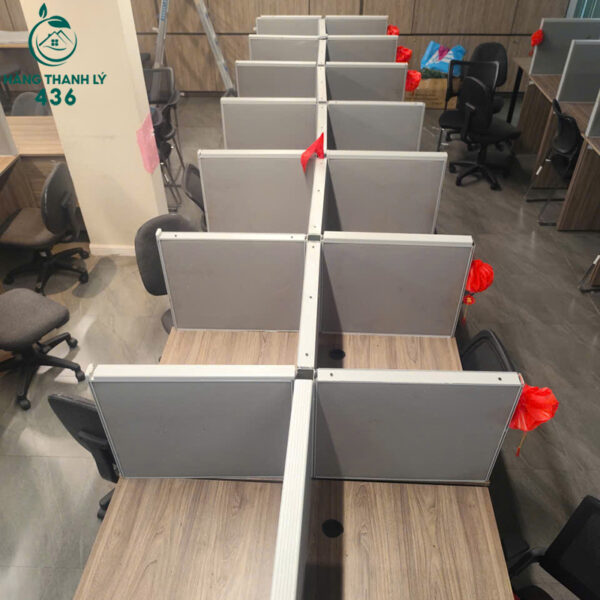 Bàn Làm Việc Cũ 80CMX60CM Có Vách Ngăn Gỗ Màu Nâu Vân