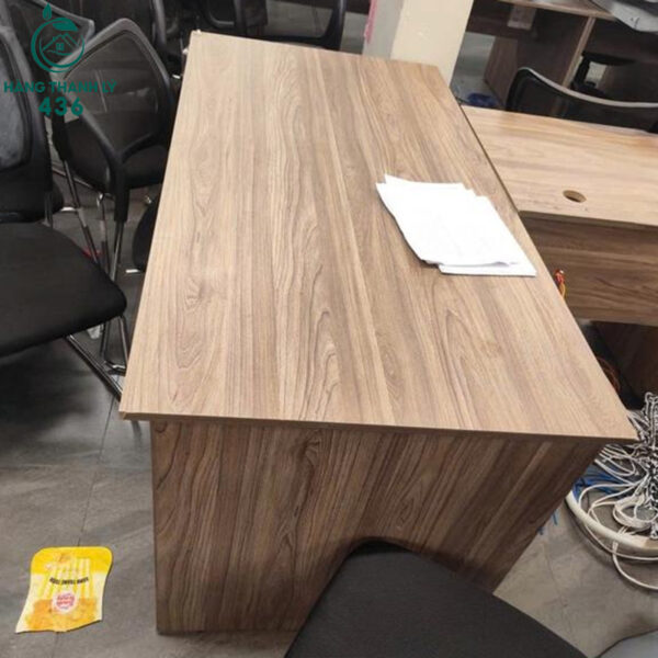 ban lam viec cu go cong nghiep 1m6x80cm rong rai 2