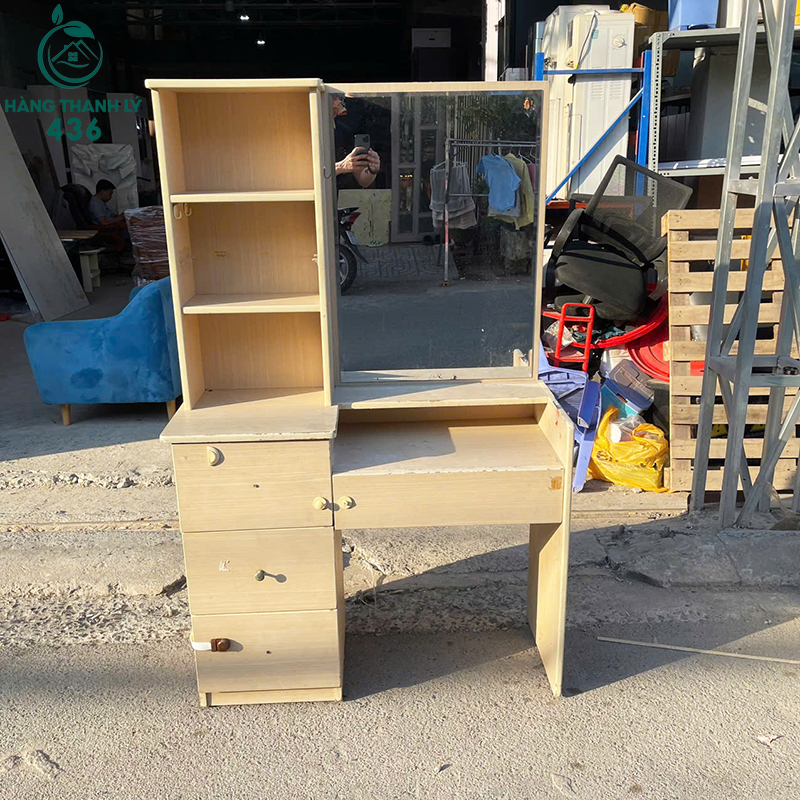 Bàn Trang Điểm Cũ Gỗ Màu Sáng Có Gương ban-trang-diem-cu-go-mau-sang-co-guong-3 Bàn Trang Điểm Cũ Gỗ Màu Sáng Có Gương