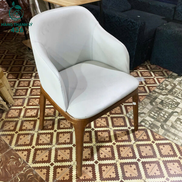 ghe cafe cu nem da mau trang chan go sang trong 1