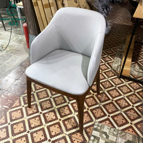 ghe cafe cu nem da mau trang chan go sang trong 2