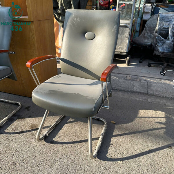 Ghế Chân Quỳ Cũ Bọc Da Màu Đen Tay Gỗ