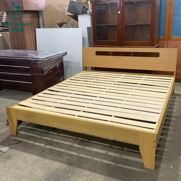 giuong ngu cu 1m8x2m mau vang nhat 2