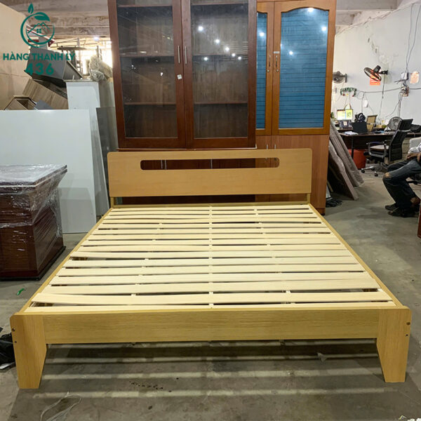 giuong ngu cu 1m8x2m mau vang nhat 3
