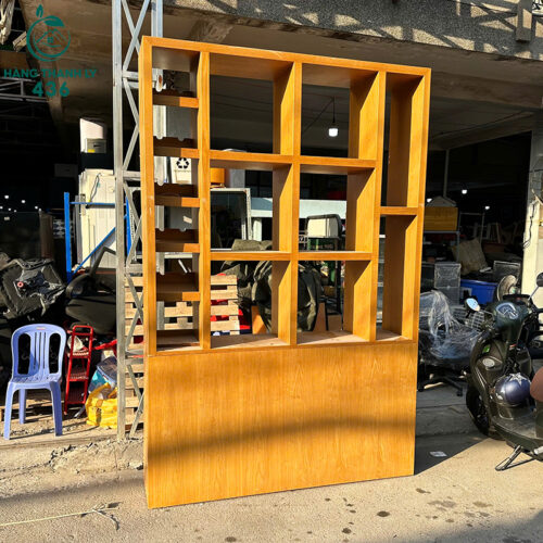 ke go trung bay cu 1m7x2m5 dang dung nhieu o 5