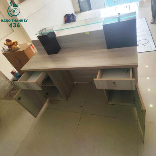 Quầy Lễ Tân Cũ 1M6X1M1X60CM Gỗ Phối Kính Trên Mặt 2 quay le tan cu 1m6x1m1x60cm go phoi kinh tren mat 3