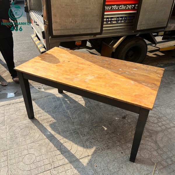 ban an van go vang chan sat cu