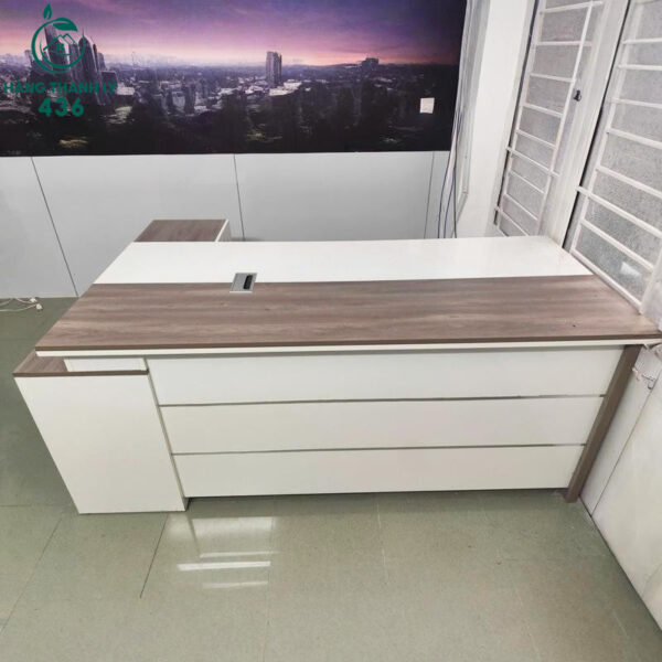 ban giam doc cu 1m95x1x4x80cm mat go ket hop trang 1