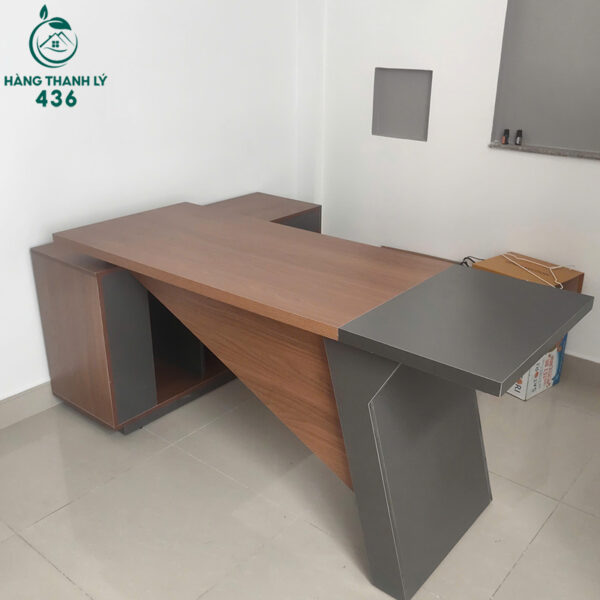 ban giam doc cu chu l 1m6x1m2x75cm kem tu tien loi 3