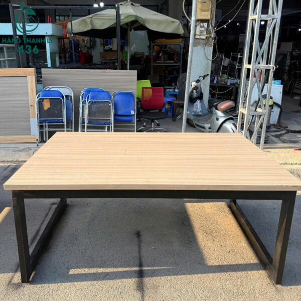 ban hop cu 1m2x1m76 mat go chan sat chu u 3