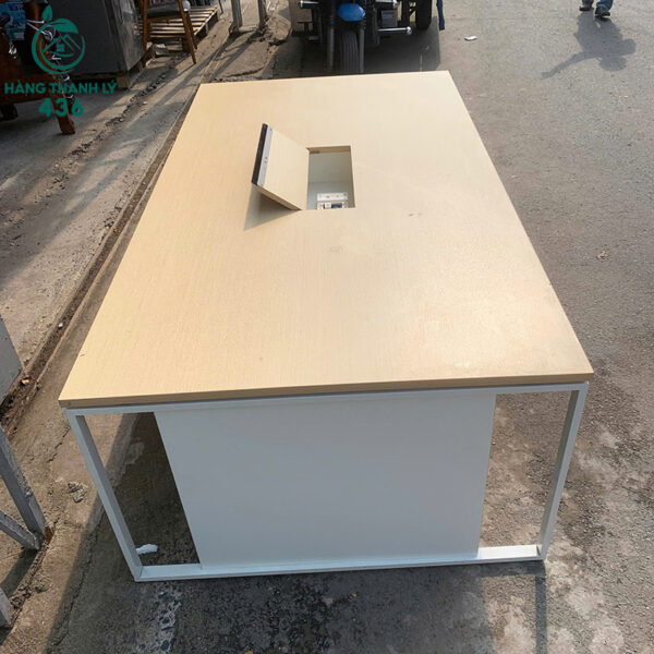 Bàn Họp Cũ 2M2X1M2X75CM Chân Sắt Có Nắp Luồn Dây