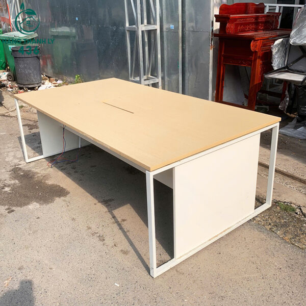 Bàn Họp Cũ 2M2X1M2X75CM Chân Sắt Có Nắp Luồn Dây