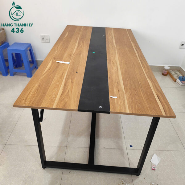 ban hop cu chan sat chu u 2mx1m van go nau 2