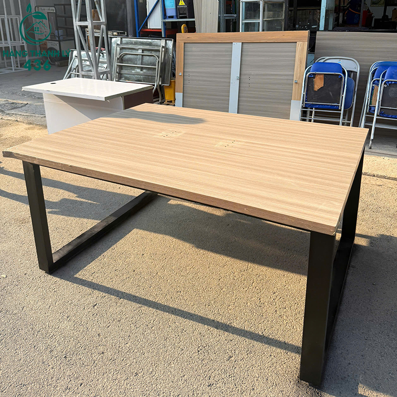 Bàn Họp Văn Phòng Cũ 1M2X1M6 Khung Sắt Mặt Vân Gỗ ban-hop-van-phong-cu-1m2x1m6-khung-sat-mat-van-go-1 Bàn Họp Văn Phòng Cũ 1M2X1M6 Khung Sắt Mặt Vân Gỗ