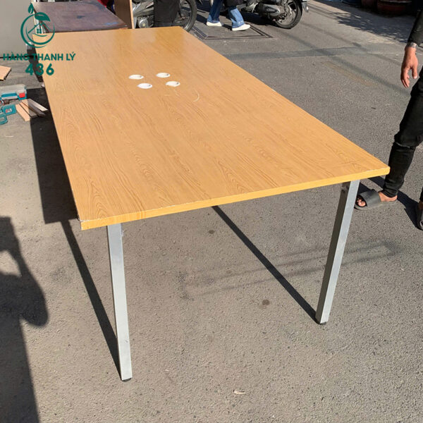 ban hop van phong cu 2m2x1m thiet ke co lo di day 1