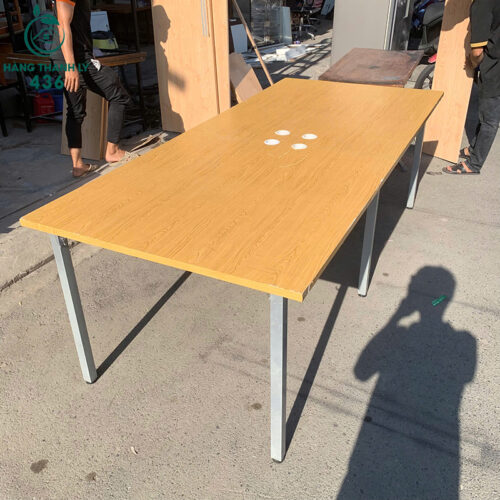 ban hop van phong cu 2m2x1m thiet ke co lo di day 2