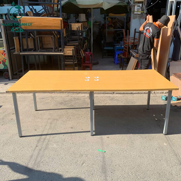 ban hop van phong cu 2m2x1m thiet ke co lo di day 3