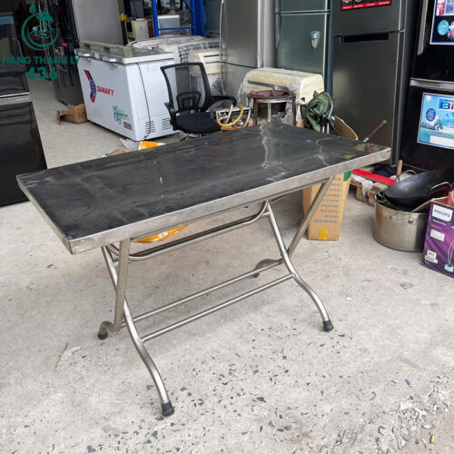 ban inox cu kich thuoc 1m2x70 rong rai de dung 1