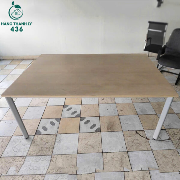 ban lam viec cu 1m2x1m8x75cm chan sat 2