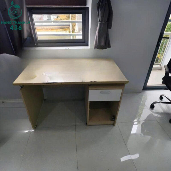 ban lam viec cu 1m2x70cmx75cm kem hoc tu